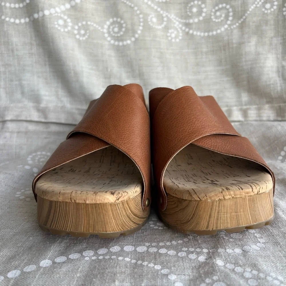 The Original Kork-Ease Platform sandals size 6 Medium New Without Tags